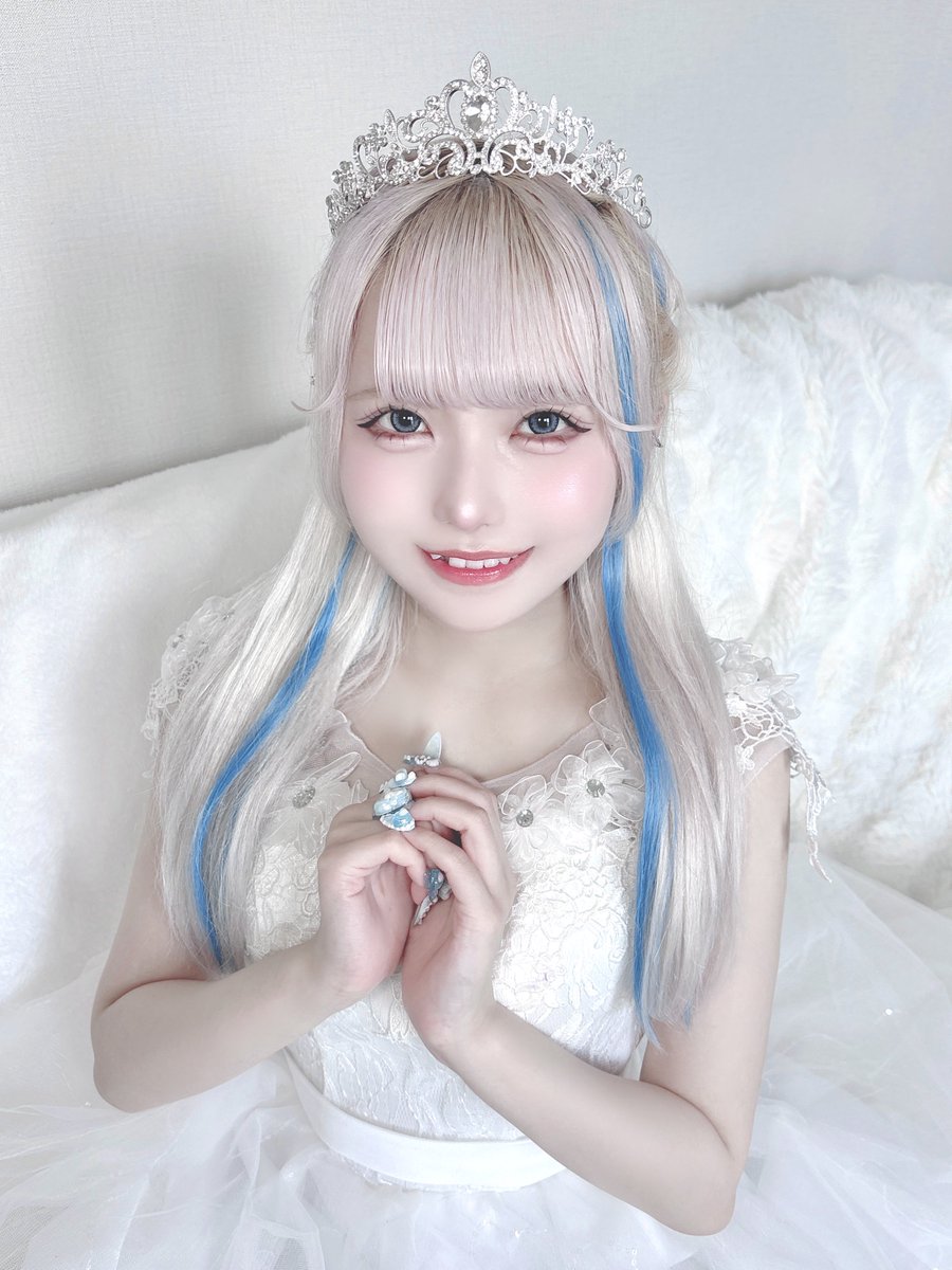NANIMONO_neru's tweet photo. 6月の花嫁だよ💍💐🩵 https://t.co/R68yAw7UTT