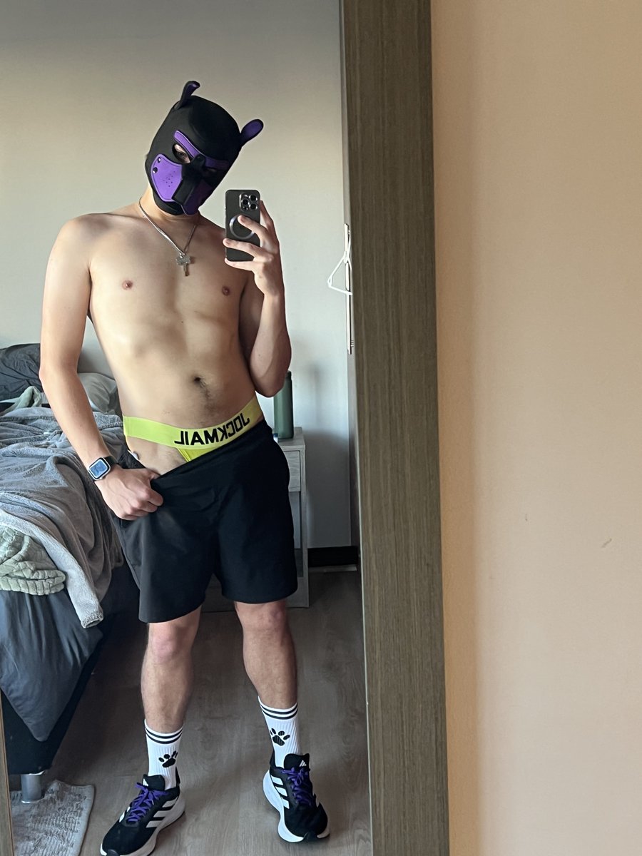 pupEchoe's tweet photo. After doing some early walkies. This pup gets sweaty and hot.  🥵
 would you like to have a sniff? 👀 https://t.co/FsFxQUIoBj