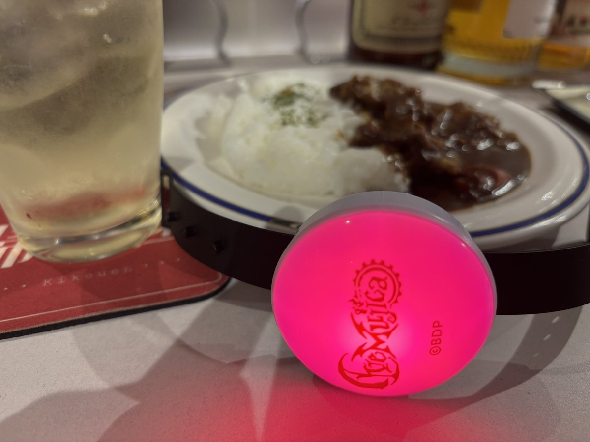 no_kanon's tweet photo. メイドさんのお店で打ち上げ。 https://t.co/tvOmRPN1Vo