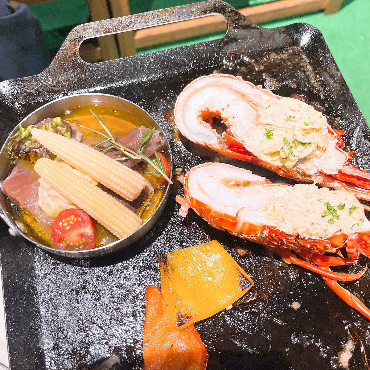 masos0s00's tweet photo. 外で飲む酒はうまーーーーーーい！！ https://t.co/Y2RubwNlLu