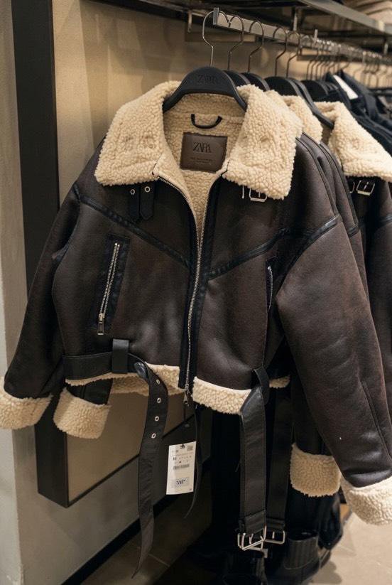taty902204's tweet photo. infelizmente a ZARA entende muito de roupa bonita https://t.co/GlhnCYtJrL