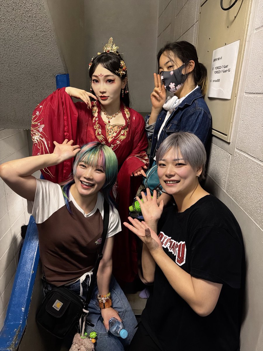 Toga_tjpw's tweet photo. ひまわりさんの舞台 #貌貌 観てきたー！！！

いつもと雰囲気真逆すぎるひまわりさんめっちゃかっこよかったし、妖艶な感じがほんとに素敵だった😳💕

全キャストさんのキャラクターもほんとに最高すぎたし、物語もとっても面白いからみんな行ける人は絶対見に行った方がいいよ！！！！！ https://t.co/MgdPQU0gyF