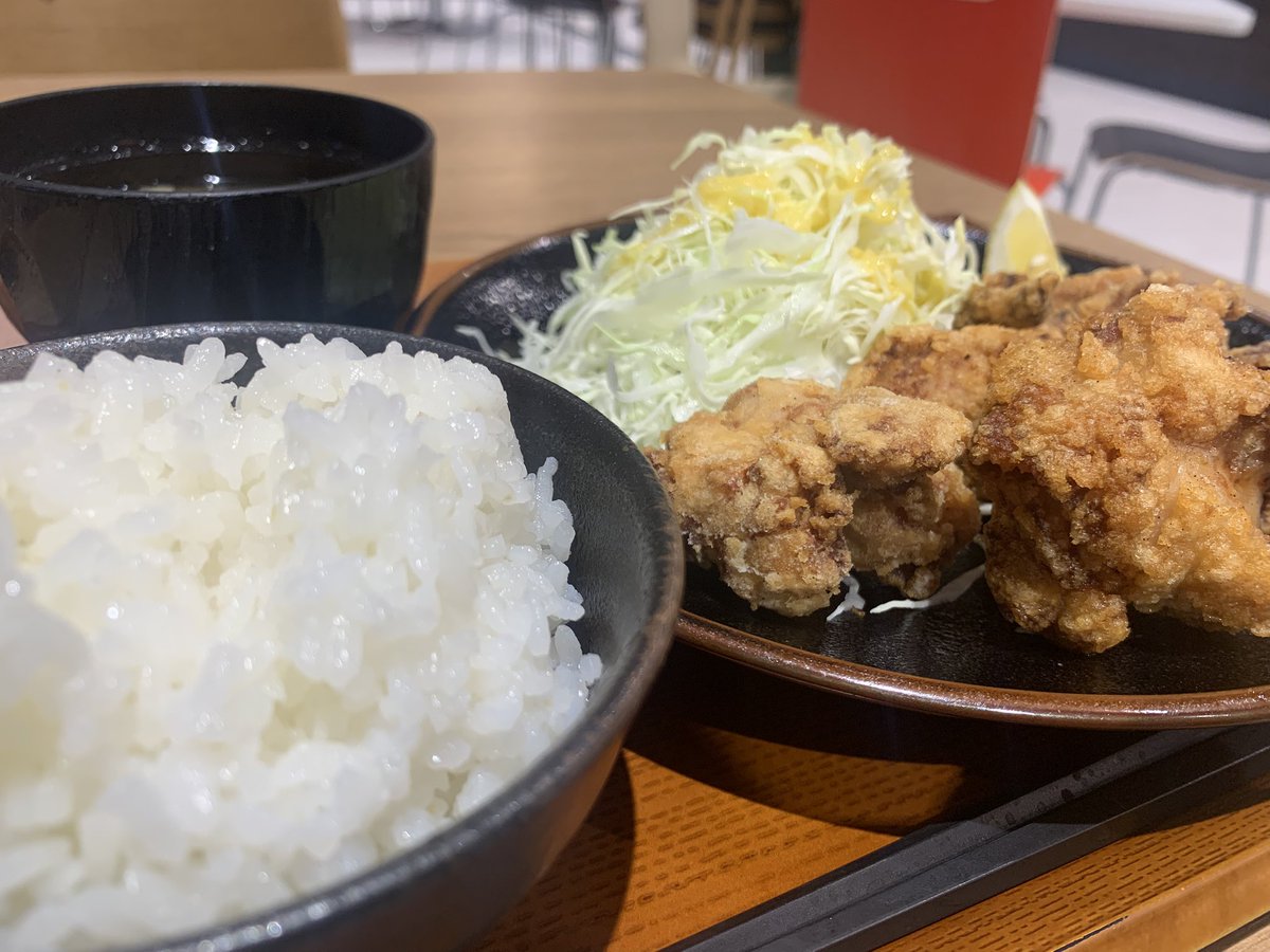 springirl_'s tweet photo. 初日熊本、無事終了！！！
アルバムが完成して無事に初日を迎えたことが嬉しかったのか、ソロの時間が楽しかったのか、多少おふざけが過ぎることもあったけど(だいぶ悪い顔してました😂)、伸び伸びと幸せそうに唄う姿を見て、こちらも幸せでした◎感想は、また後ほど。でわ。 https://t.co/rH2Lg4jS8o