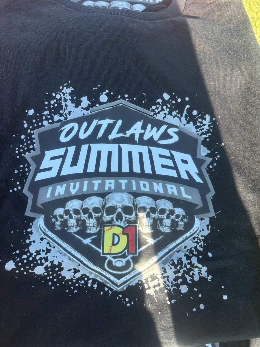 d1fastpitch1's tweet photo. Outlaws Summer Tshirts are now for sale at Campana Park! Get them while they’re there! They will be for sale at this park today only!! 
They will be at Victory Park tomorrow and then Vic Janowicz on Sunday. https://t.co/I6LCiItacB