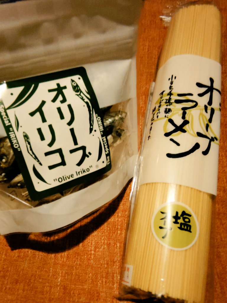 ArbitraryPointR's tweet photo. 2026-06-19
素麺が売り切れてたからオリーブラーメン買ってきた！. . .からの鯛ラーメン🍜
 #たなmeals 
ベースはあかりさんのぶりラーメン、なんとなくトマトとバジルでたべたくてそっとin https://t.co/l0lRmiqDOo