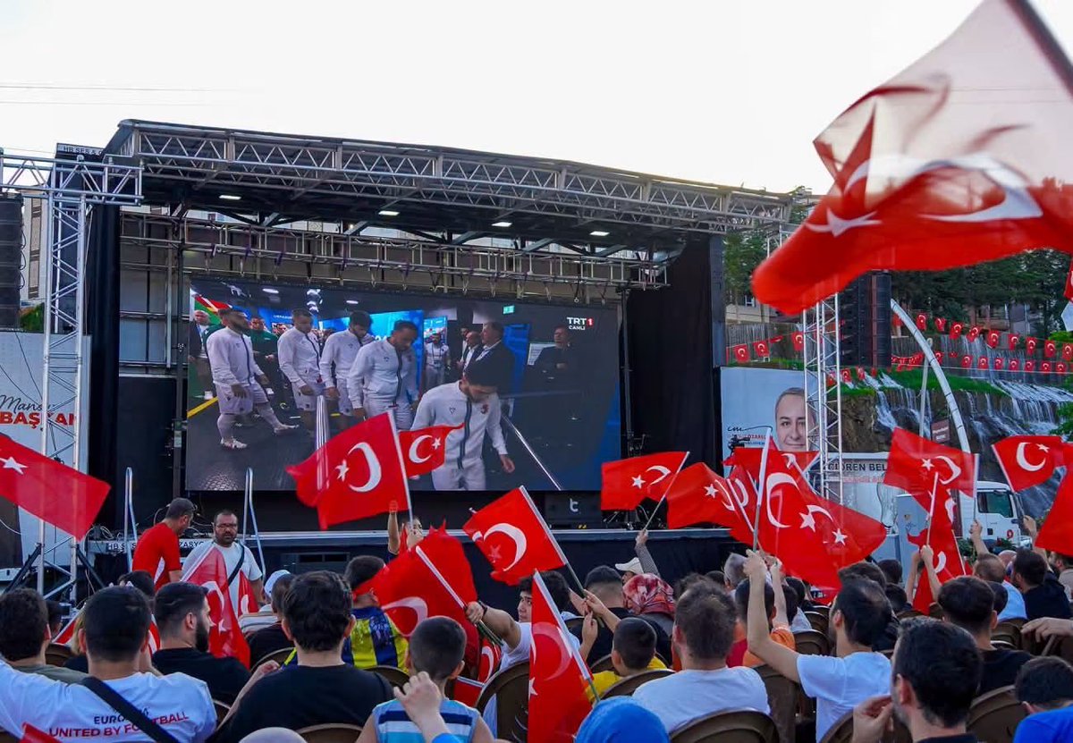 ayancik_dogus's tweet photo. İçişleri Bakanı Mustafa Çiftçi'nin illere gönderdiği talimatla, 81 ilde dev ekran kurulması yasaklandı. 

📌Kararın, yarın ve pazar günü gerçekleştirilecek YKS nedeniyle alındığı belirtildi. https://t.co/goC8NaCons