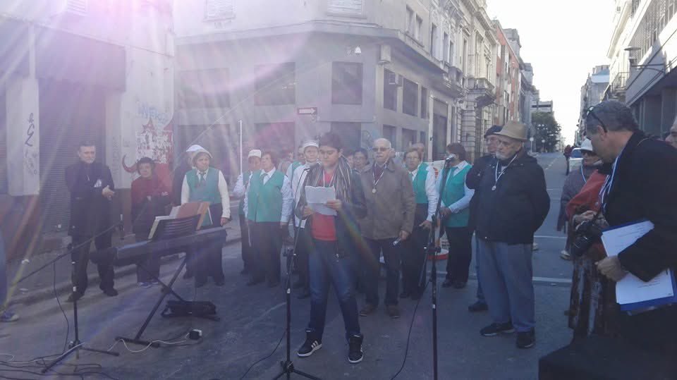 gncastillop's tweet photo. Cada 19 de Junio es inevitable recordar a Dari Mendiondo encabezando la lucha de la Comisión Pro Solar de Artigas para que el lugar de nacimiento del prócer permaneciera en manos de nuestro pueblo

Aquel hecho que parecía utópico cada vez que leíamos la proclama, hoy es realidad https://t.co/elZcDjZxfk