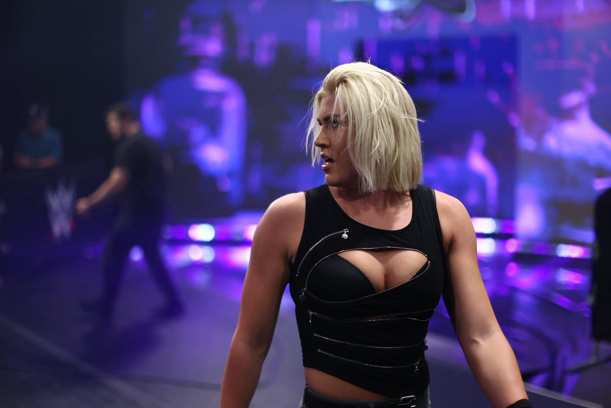 zena_wwe tweet picture