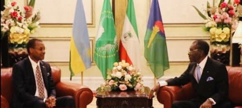 RwandaInCongo's tweet photo. République de Guinée Equatoriale: Amb. @parfaitbus a présenté, ce jeudi 18 juin, ses lettres de créance à S.E. Monsieur Teodoro Obiang Nguema Mbasogo, Président de la République, Chef de l’État et chef du gouvernement.

Au cours de leurs échanges, ils ont évoqué le renforcement des excellentes relations de coopération entre les deux pays ainsi que la promotion du panafricanisme et de l’intégration africaine.