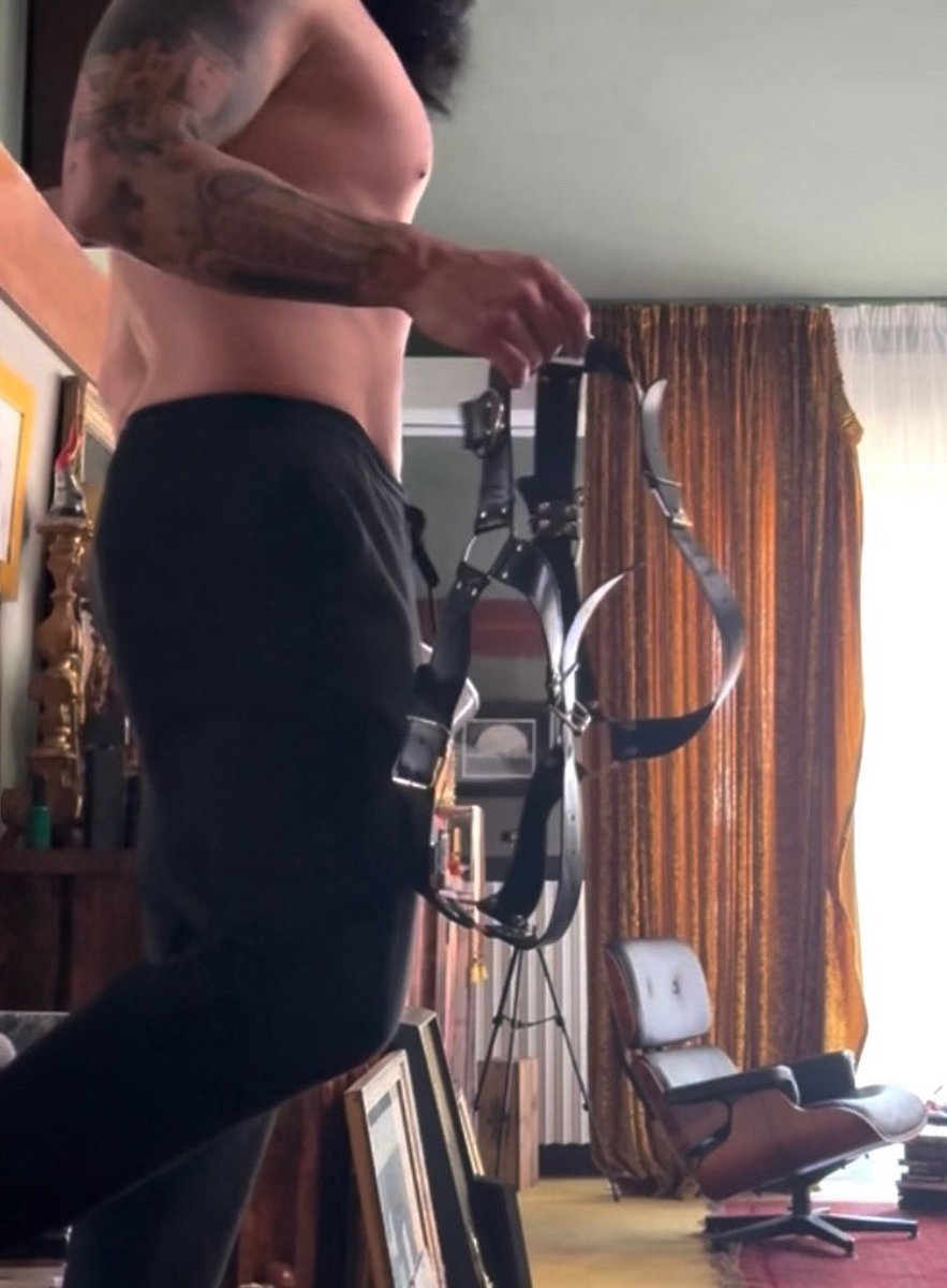 JobWrocaw's tweet photo. Fun... #harnessplay
#gayguys #bearded #gay
https://t.co/AHsy7kocve https://t.co/1dwlVxCZxq