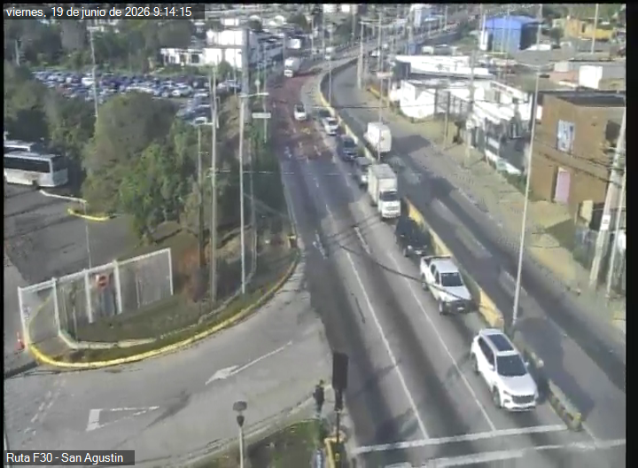 TTIValparaiso's tweet photo. Actualización (09:15) Incidente superado. Vehículos son retirados del lugar y todas las pistas de Ruta F 30 quedan habilitadas. Transito normal y fluido, tanto en dirección a Rotonda #ConCon, como hacia Viña del Mar. Tránsito normal en Rutas F 32 y F 30 E, en ambos sentidos https://t.co/m6WvPc8js0