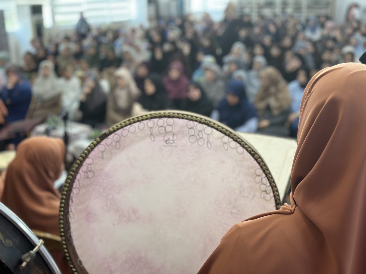 furkan_kadinn's tweet photo. Kilometreleri Birleştiren Kardeşlik Atmosferi 🍃 

Türkiye ve dünyanın birçok bölgesinde online olarak 3 aşamalı temel İslami ilimleri tamamlayan kardeşlerimizin katılımları ve yoğun kardeşlik duygularıyla başlayan programımız coşkuyla devam ediyor 🔊 https://t.co/zqisA8432C