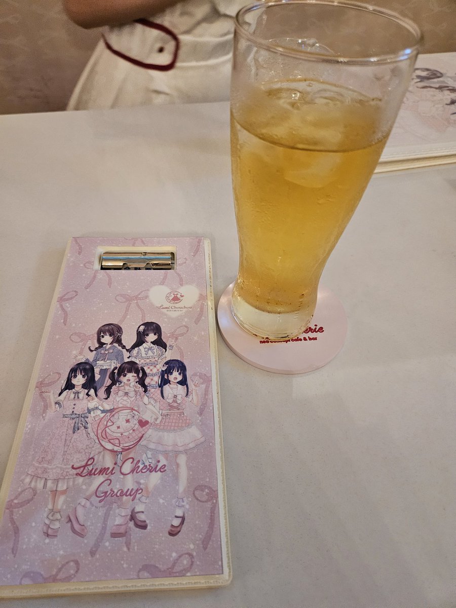 tk_d2drt's tweet photo. 3店舗目 #LumiChouchou 
ゲストさん 大盛況だし、いつメン揃いすぎてる笑 知り合いしかいねー笑 https://t.co/NO6aBa9E0V