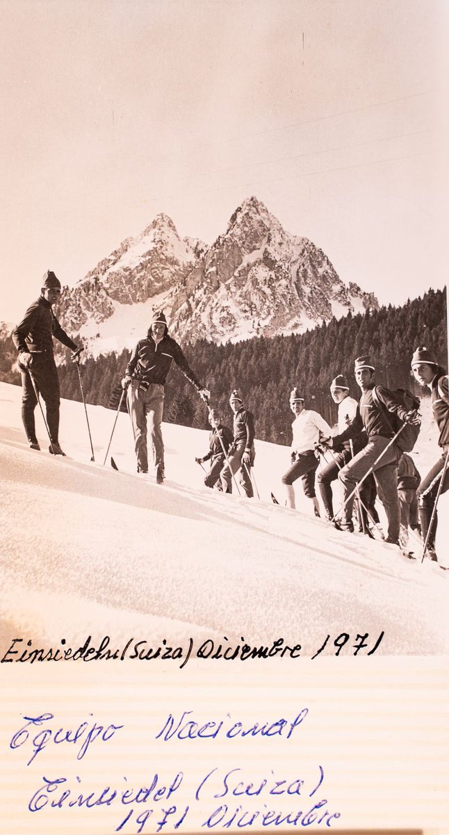 NavarraGC's tweet photo. Equipo Nacional de esquí de fondo

📍Suiza, diciembre del 1971

Agentes del grupo de esquiadores escaladores de la Guardia Civil como:

Del Moral
A. Morales
Villacastín
Julián Utrero
M. Villegas
Segundo Rodriguez 
Petriz
A. Baños
….
Pioneros, hace más de medio siglo https://t.co/2N6AJ1DPOj