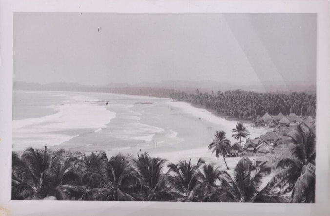 KZankeli's tweet photo. princestown, viewed from fort gross-friedrichsburg. 
western region of ghana, c. 1975.

god indeed saw all the creations and said it was good.

🎥: alan rudwick's collection, cambridge https://t.co/iRU3ycyzuT