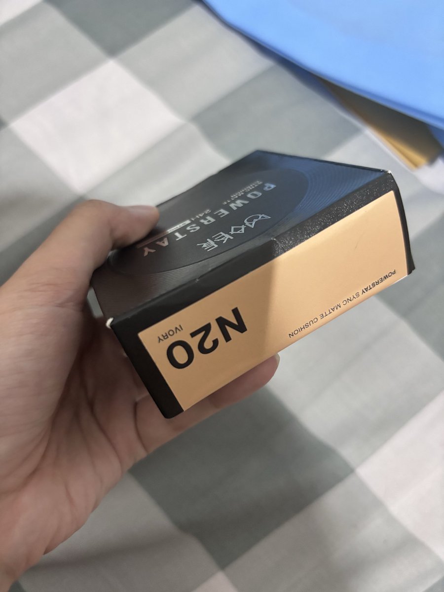 bymoontropy's tweet photo. wts cushion makeover powerstay n20. dijual krn keterangan di aku🥲 baru sekali pake bgtt. jual 120k bisa orenn #zonauang https://t.co/QYFrZSyNvT