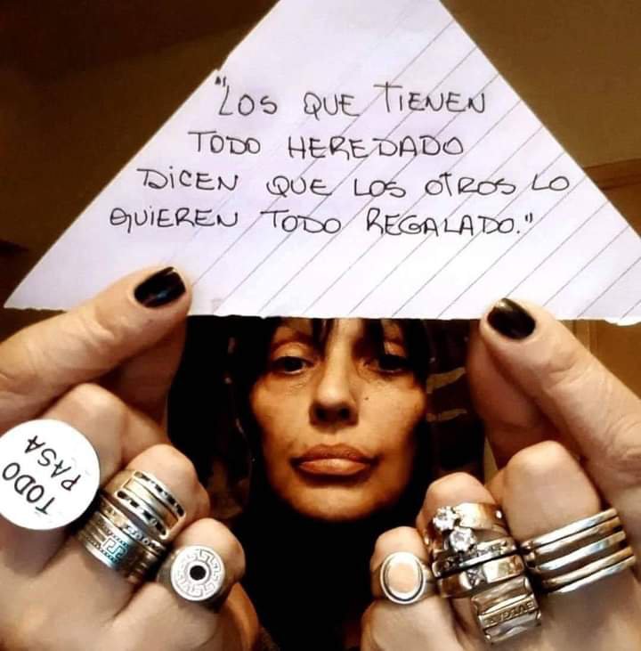 CamilaAlec23412's tweet photo. Está imagen le dolió mucho a la #PerritaDeDonaldTrump  y me bloqueó ☝️😛😂😂 nomlr vayan a @ porque se enfurece bastante el Usurero 💅💅😂 https://t.co/OsZ7URSpW9
