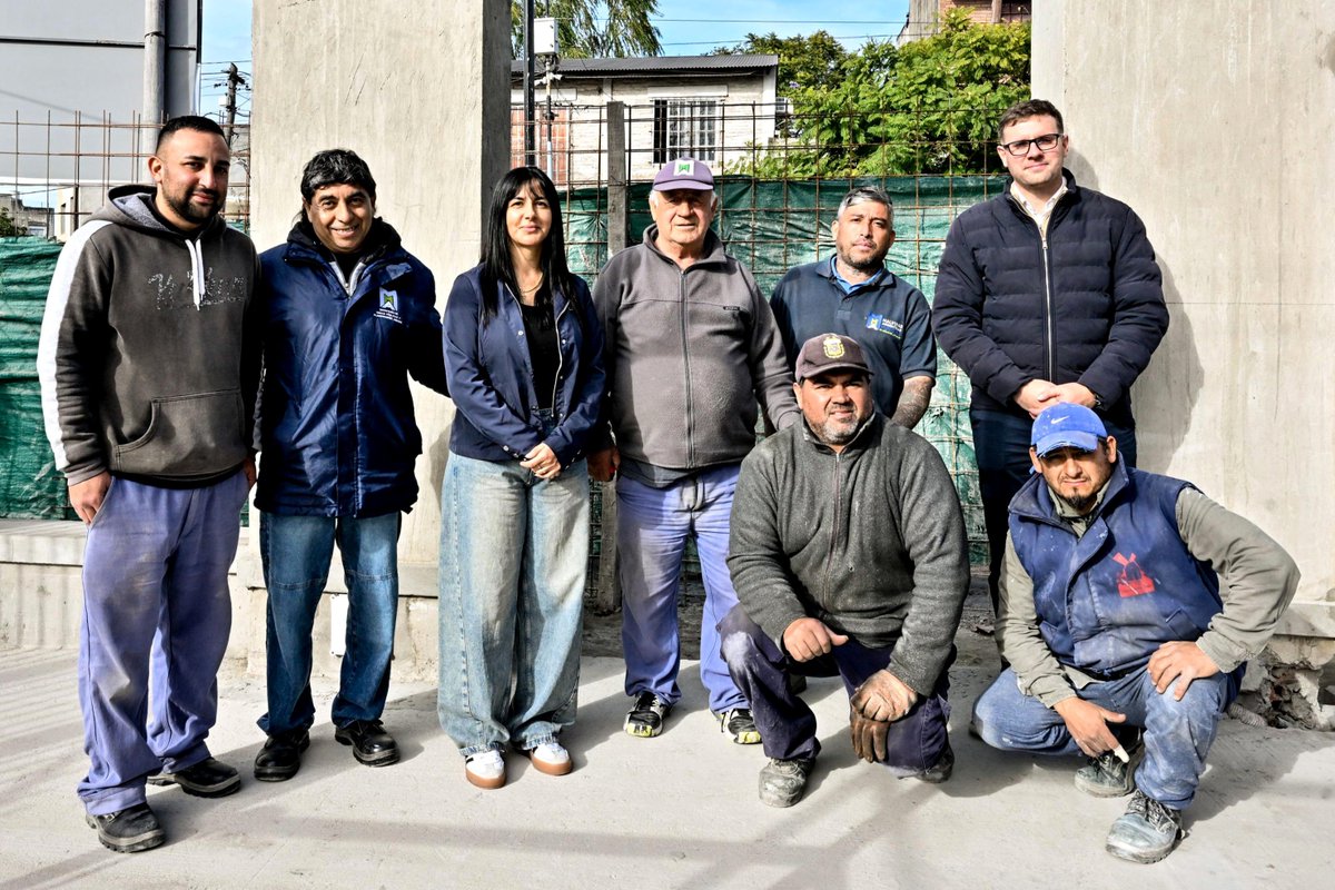 CopesRoberto's tweet photo. 🚧 Venimos muy bien con la obra del Paseo Ferial de Villa de Mayo.

Un proyecto de 800 metros cuadrados de espacio recuperado cerca de la estación que llevamos adelante junto a @Noecorrea_ok y el equipo de la Secretaría General.

Es la última etapa, ya casi estamos.

@Nardini_Leo https://t.co/ruowAiJfll
