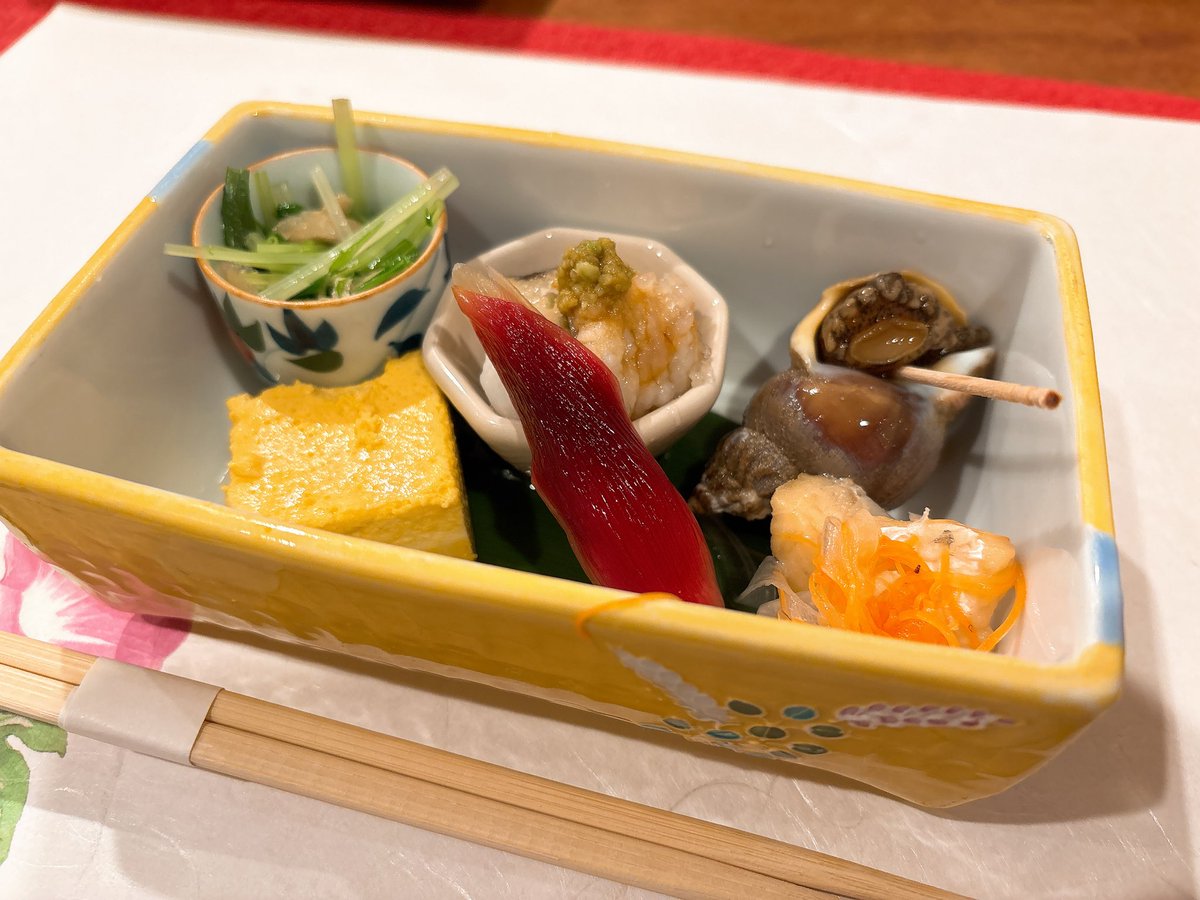 NewWmj's tweet photo. キャバ嬢の同伴みたいな店に連れてきてもらいました。最近食欲ないし腹パンです。 https://t.co/iglxrjzY4v