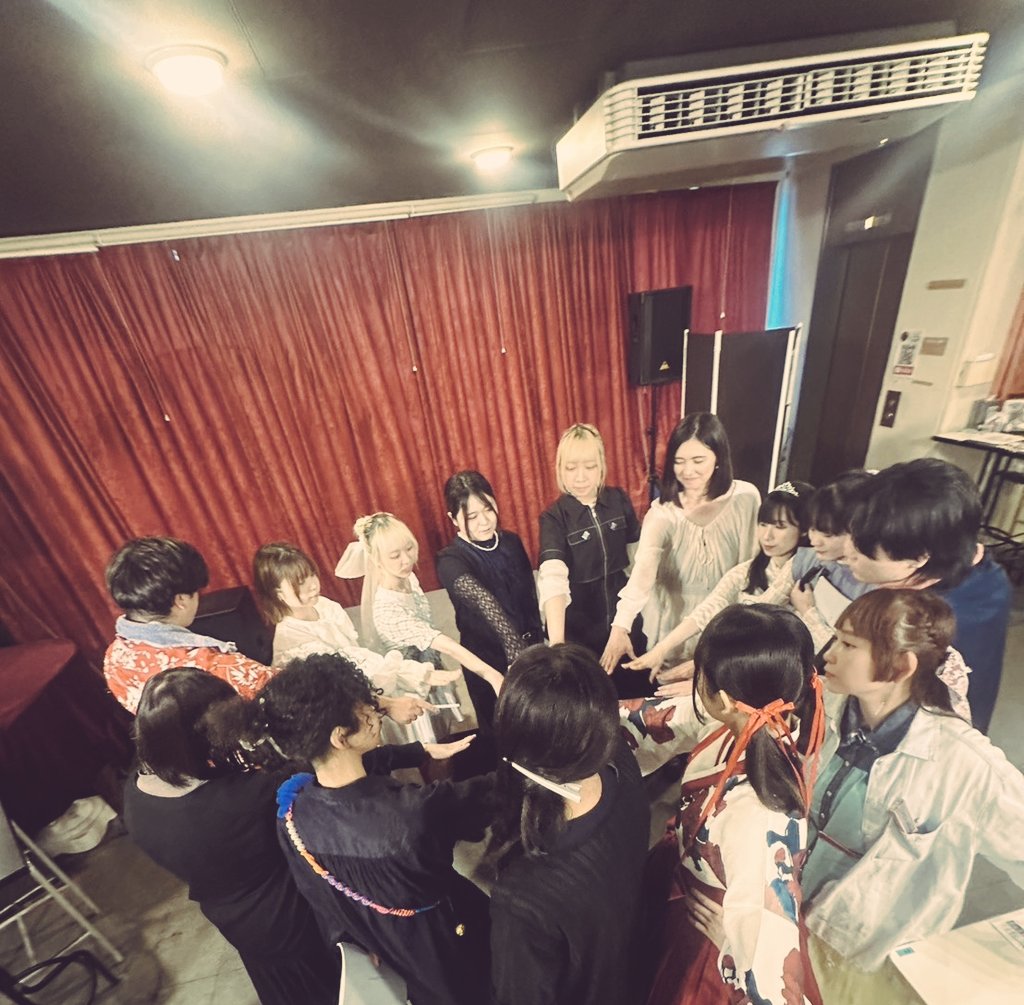LabFunny65590's tweet photo. 朗��劇「ナナシガタリ」初日3公演
無事終了いたしました。

秋谷さん作品を素敵に彩ってくださりありがとうございました！

明日は詩乃さん。
また空気感の違う #ナナシガタリ になるのではないでしょうか☺
ご覧くださった皆様。
本当にありがとうございました！

明日は回によってはお席ございます。 https://t.co/bNL5a5GO5q
