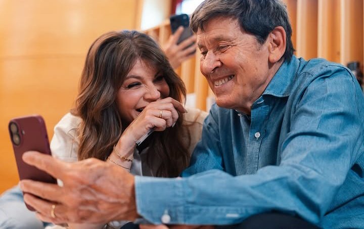 BiasiErika's tweet photo. Oltre i numeri,le classifiche e gli streaming che hanno fottuto il cervello a molti,a me basta questo🫶🏻😌
Alessandra Amoroso felice e serena con Gianni Morandi,che ha da sempre creduto in lei,sembrano davvero zio e nipote,il resto è noia❤️🩹🫂 #HitParade https://t.co/v7IgMEMgF6