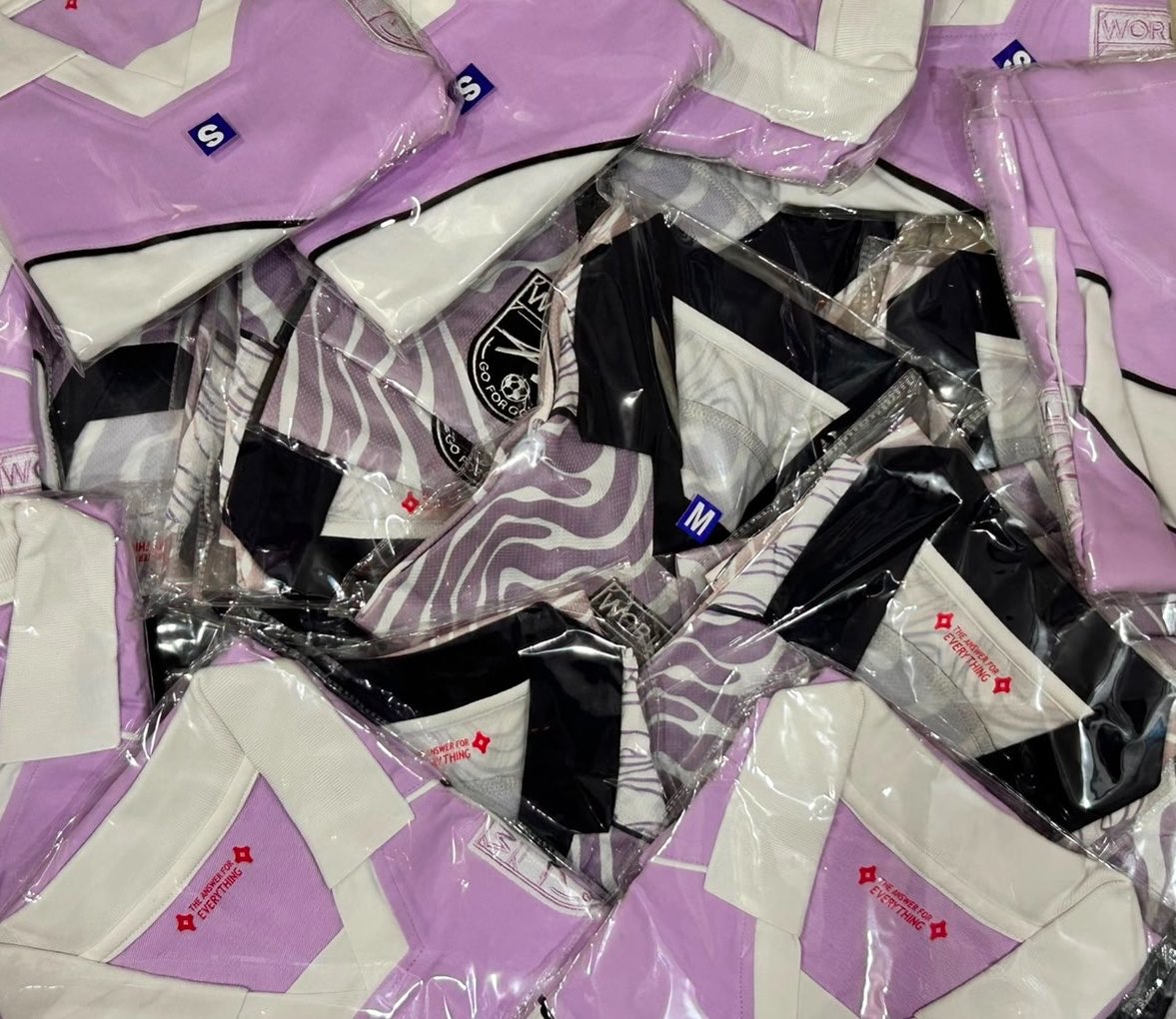 Merch Onchain 🛍️ tweet media