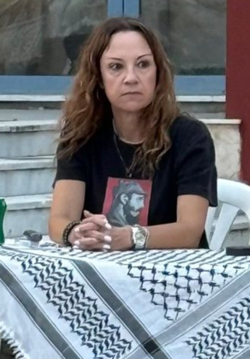 LouellaDeVil tweet media