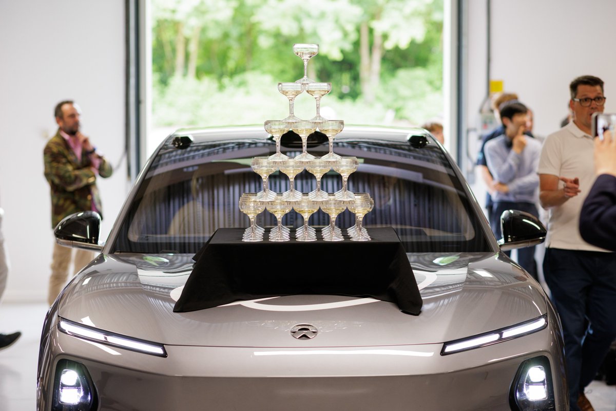 WilliamLiNIO's tweet photo. Proud to celebrate two important milestones for our UK R&D Center: its 10th anniversary and the opening of our new engineering facility in Witney, Oxfordshire.

Over the past decade, our UK team has played a key role in building NIO's global engineering capabilities, from our electric supercar NIO EP9 to the executive flagship NIO ET9 and many breakthrough technologies in between.

What I'm most proud of is the world-class engineering talent we've brought together. A big thank you to our UK team, partners, and everyone who has been part of this journey.👏

Let's Power Up! Let's Jiadian!⚡
#NIO #BlueSkyComing