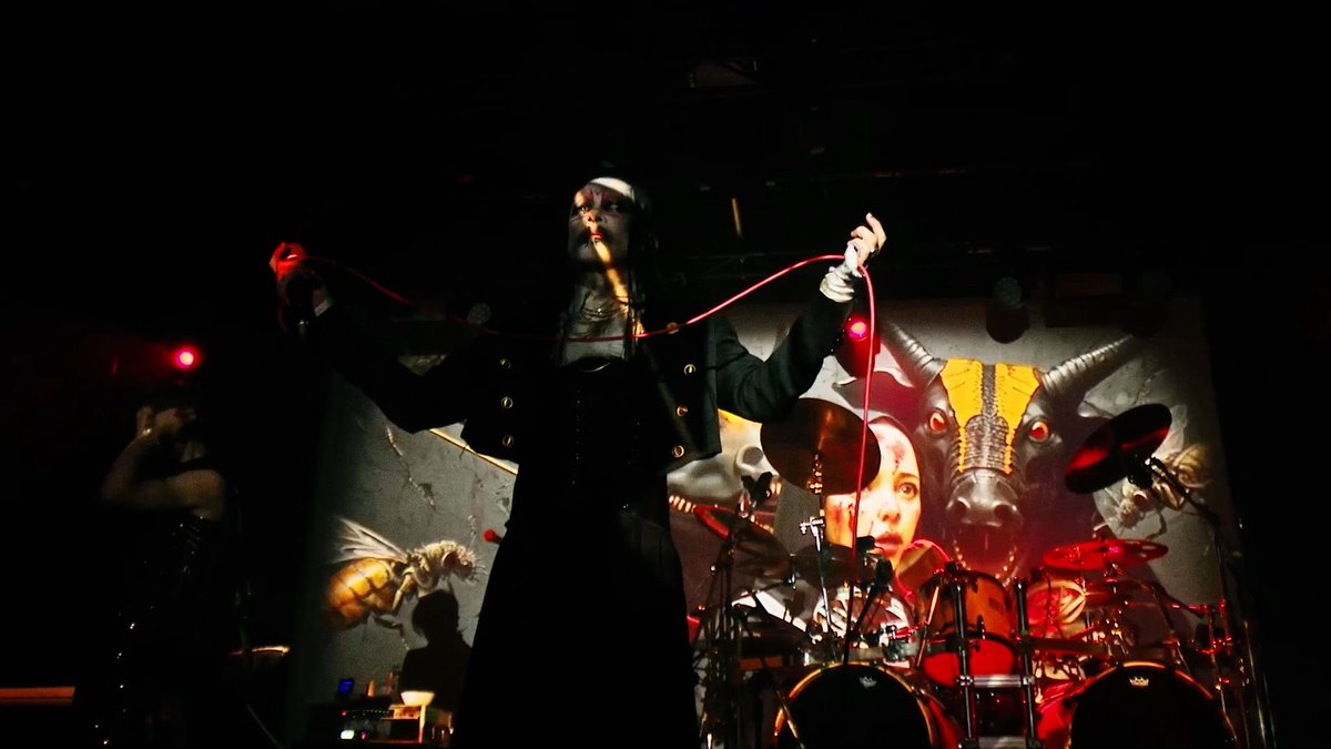 DIRENGREY_JP's tweet photo. 📺YouTube Premiering Now!!

DIR EN GREY LIVESTREAM 5 DAYS
-YouTube Exclusive Setlist by Members-
2026.06.19 [DAY1] 京

M15. 御伽

https://t.co/hCOGzB7Pps

#DIRENGREY5DAYS #MORTALDOWNER https://t.co/D8sgEcajHt