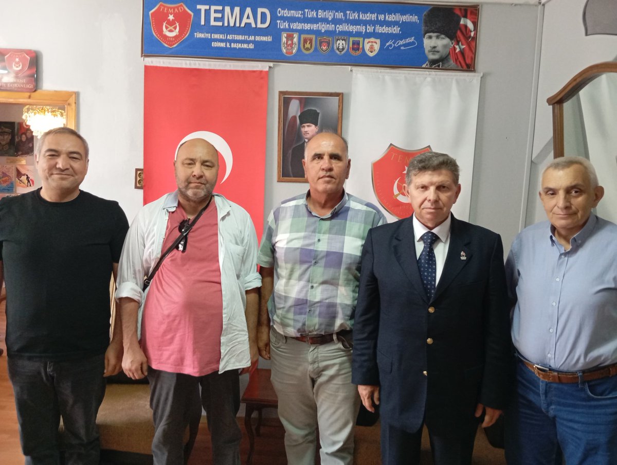 zaferedirne's tweet photo. Gb.Yrd.Nihat Babaözü,Gik üyelerimiz H.Şafak Ses,A.Baran Dural,Erdoğan Erhan,İl Bşk.Serkan Konak,İl Sek.Bekir Akkan ve Merkez ilçe Bşk.Arda Meriç Edirne Ziraat Odası’nı ve Temad Edirne Şubesi’ni ziyaret ederek Zafer Partisi’nin ülke sorunlarına dair plan ve çözümlerini anlattılar. https://t.co/s9FPquSRKl