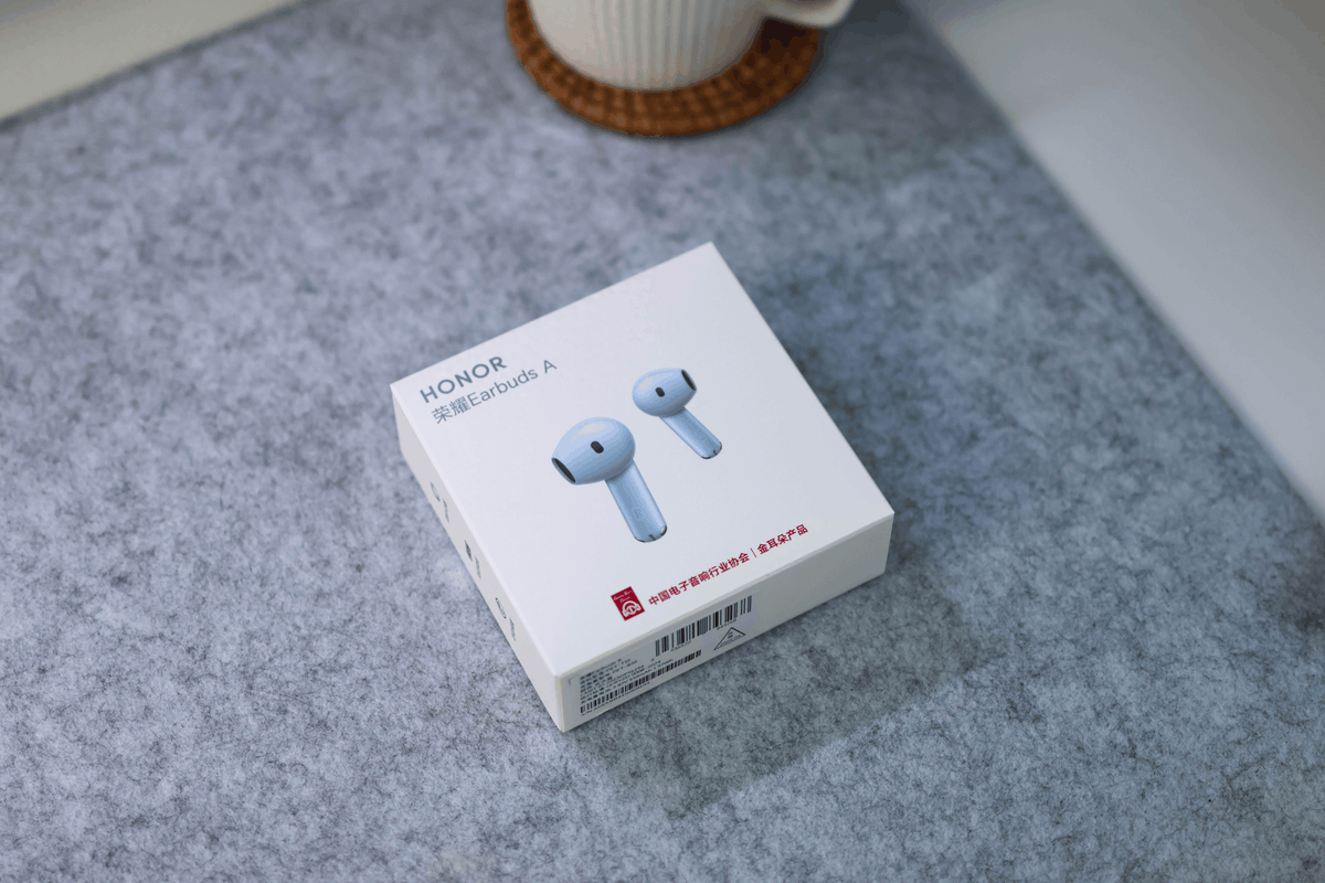 wihater's tweet photo. Just unboxed my new wireless earbuds—sound quality’s chef’s kiss, and they fit like a glove! No more tangled wires during my morning runs , totally worth the wait. https://t.co/cC7gz3fDFm