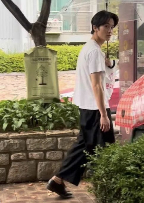 Independentboy_'s tweet photo. 문구방구 들어가서 무인바코드 띡띡 찍어서 몬가을 사왔을 마크 넘 커염띠기 https://t.co/C5nYV6F4eh