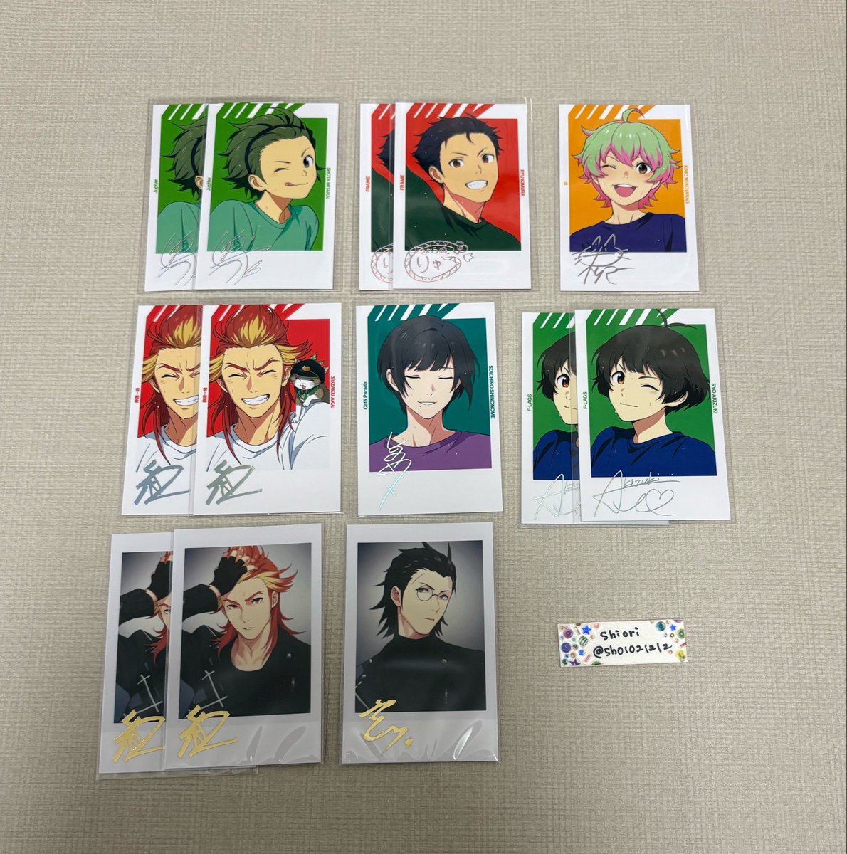 sh01021212's tweet photo. 【交換・譲渡】SideM FiFS展 インスタントフォト風カード フォトカ 表情

譲)
箔押し：翔太2・龍2・キリオ・朱雀2・荘一郎・涼2
黒：朱雀2・玄武

N：翔太2・北斗2・翔真・九郎・隼人・夏来2・春名2・四季4・朱雀3・幸広2・アスラン2・クリス2

画像3枚目 白/黒 https://t.co/pdlunyJOO6