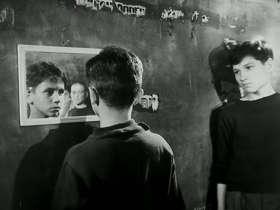ShotsCineArg's tweet photo. Crónica de un niño solo (1964) Dir. Leonardo Favio https://t.co/N9DGcuSh6j