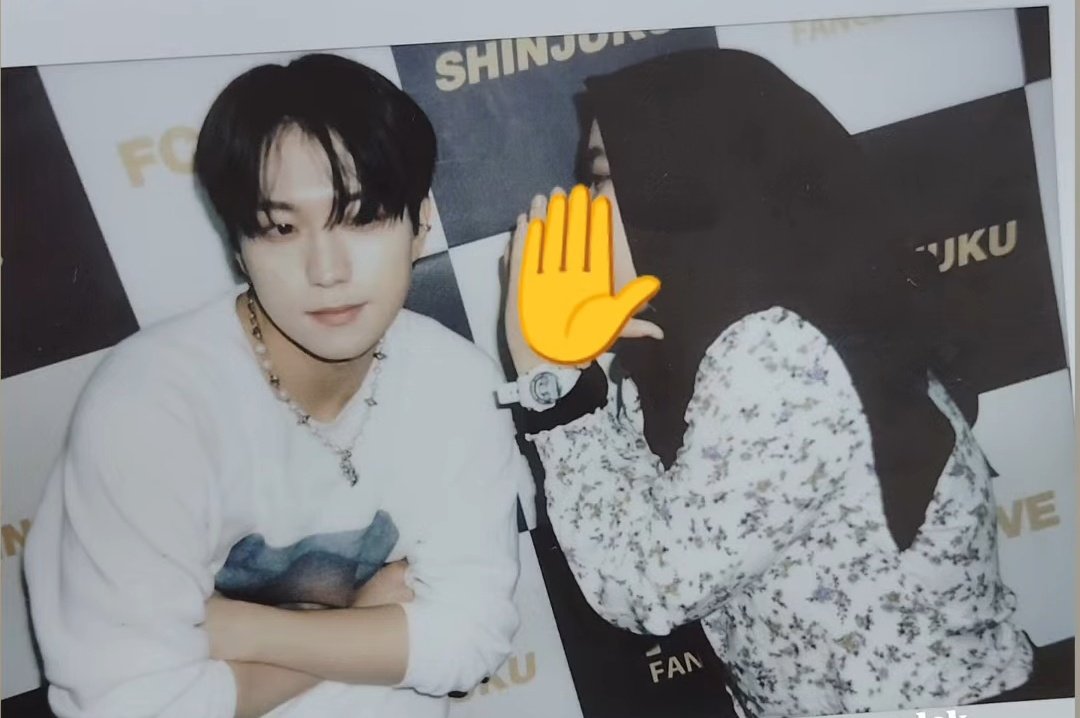 Limjichu's tweet photo. I have new gossip haha #siwoo https://t.co/NHf7hbGsaH