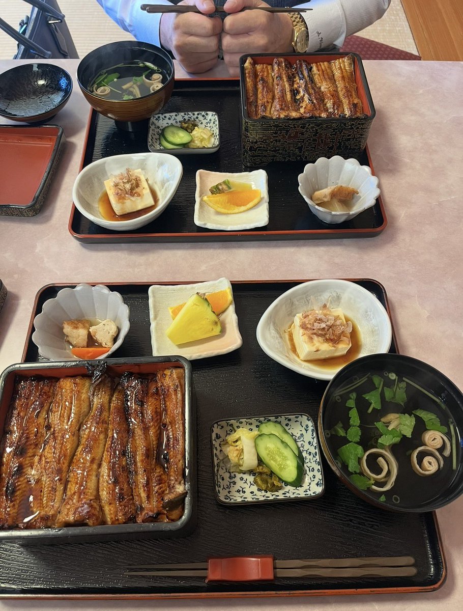 pxq_june's tweet photo. 娘👶🏻を妊娠中の時、つわりでその日その日で食べれるものが違かったんだけど…

うなぎなら食べれる！という日が3日続いたんだよね笑　

「お腹の子の為にもじゅねが食べれるもの食べよう」って3日連続でうなぎ食べに連れて行ってくれたの
👨🏽には感謝してもしきれないなぁ https://t.co/oZZfHUSSMt