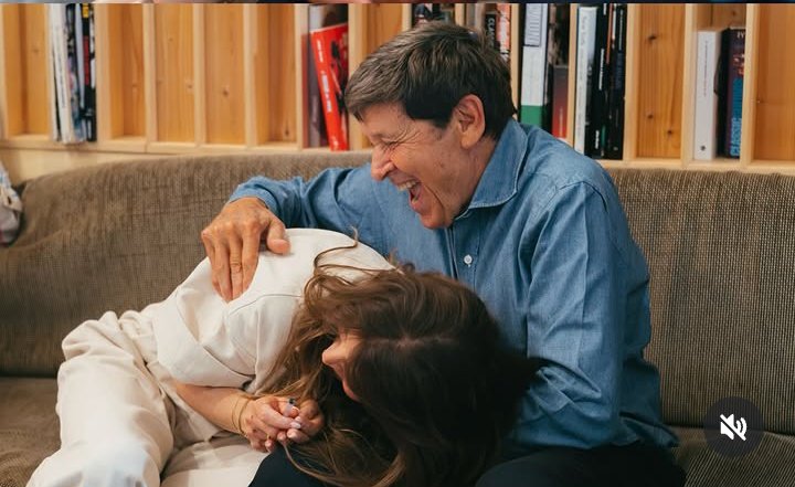 BiasiErika's tweet photo. Oltre i numeri,le classifiche e gli streaming che hanno fottuto il cervello a molti,a me basta questo🫶🏻😌
Alessandra Amoroso felice e serena con Gianni Morandi,che ha da sempre creduto in lei,sembrano davvero zio e nipote,il resto è noia❤️🩹🫂 #HitParade https://t.co/v7IgMEMgF6