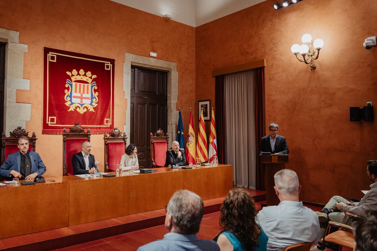 interiorcat's tweet photo. 🚔🎖️ La consellera @nuriaparlon destaca la Guàrdia Urbana de Manresa com una policia històrica i referent al cor de Catalunya en el 160è aniversari de la Policia Local de la ciutat. https://t.co/wMvrnq0090