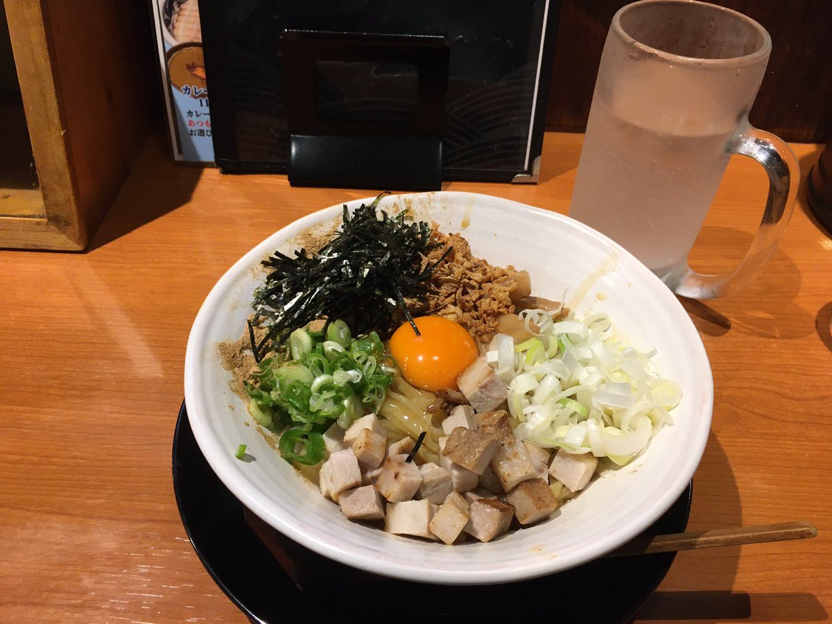taguchi1028's tweet photo. #noodlewars

麺屋 空と大地
鶏油まぜそば
追い���(無料)

華金だから(?)会社の飲み会の帰り道で👀
追い飯前提で味濃いめのまぜそばってうますぎますよね🌝 https://t.co/87YOQiSpBJ