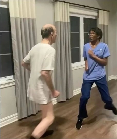 Xchange012's tweet photo. World people ➡️ : you work in memory.    care.  😉 it just an easy job 🥱

Me and my Dementia Resident at 3AM⬇️ https://t.co/BHmtVJWhMa