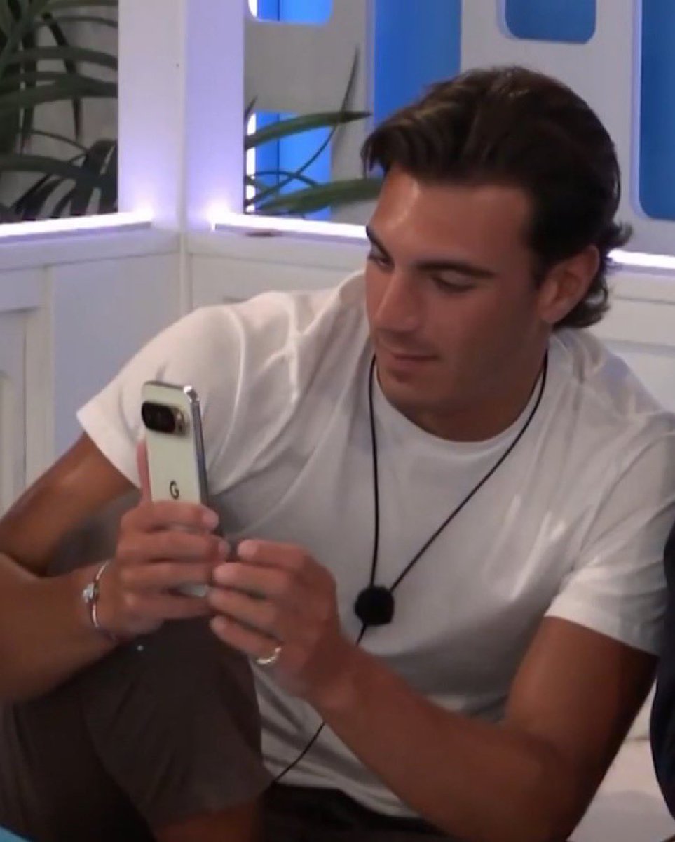 yeontansblog's tweet photo. @LoveIsland I see his future and it’s so bright 😭😭#lovisland #loveislanduk https://t.co/u20GztvGJj