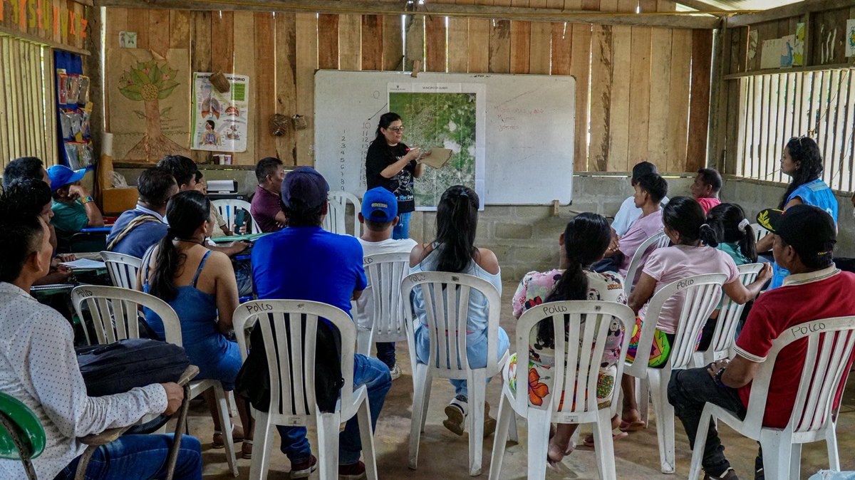MisionONUCol's tweet photo. Junto con @ComisionadoPaz, acompañamos la consolidación de la Mesa y Juntanza Étnica de Mujeres y el Encuentro de Comunidades Indígenas en #Quibdó, espacios que fortalecen la construcción de paz urbana desde los territorios. 🧵 https://t.co/VxcIB0RoZt