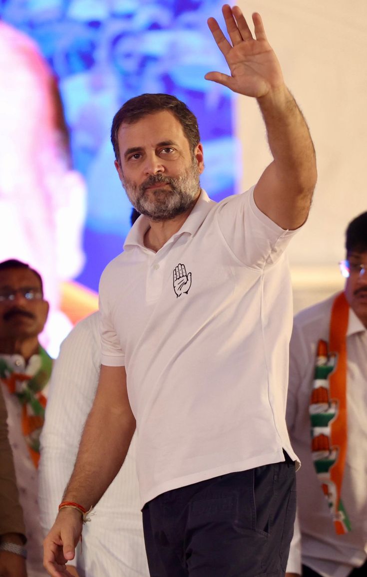 TawfeequeH's tweet photo. Wishing @RahulGandhi ji a very Happy Birthday! On this special day, we celebrate a leader who continues to raise the voice of the people, especially the youth, students, farmers, and marginalized communities. https://t.co/HOX7eTiMx0