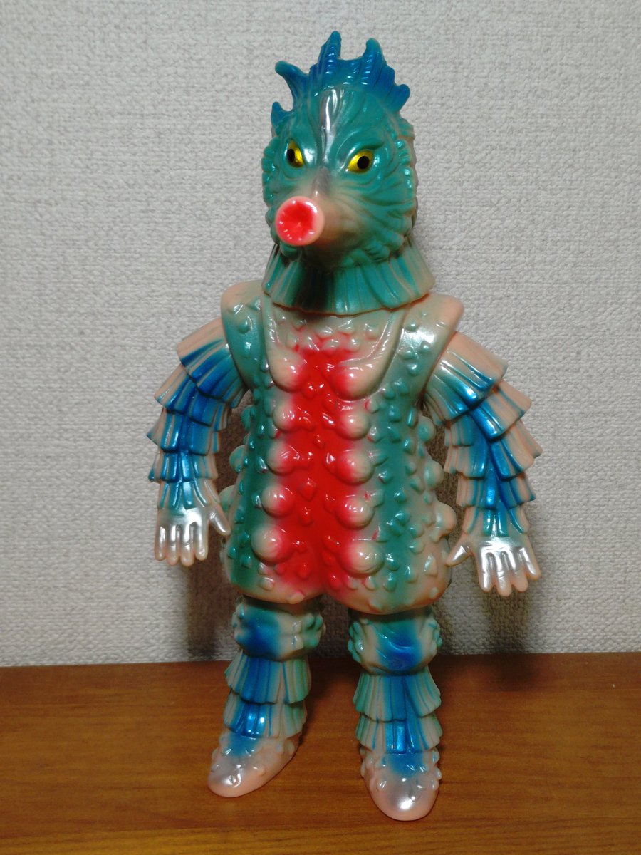 ブルマァク復刻のミステラー星人(悪)とおそらくそれを元にカラーリング
