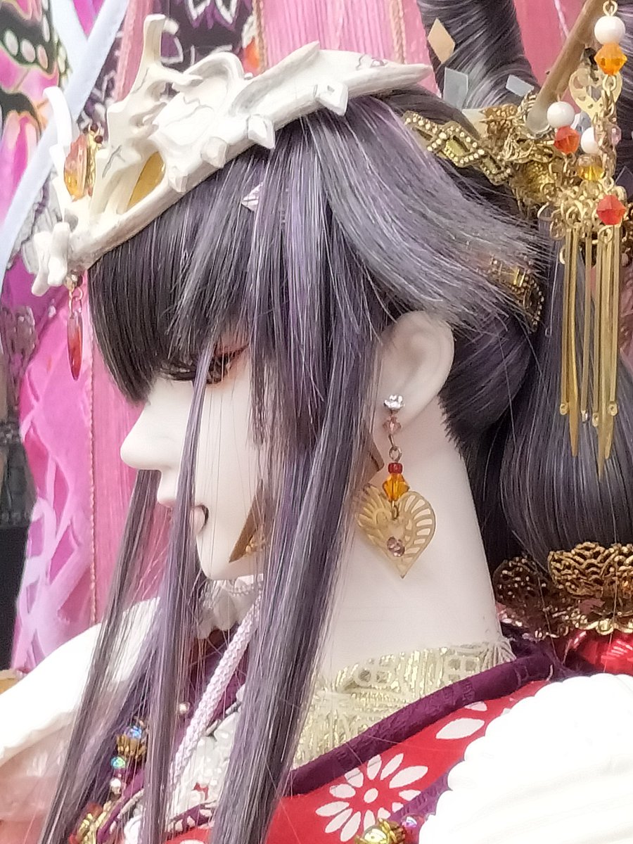 taicho_naname45's tweet photo. 照君臨、生日快樂🎉🎂

今度の展示、1期から最終章まで歴代の敵キャラの皆も来てくれることを願ってます。やっぱり皆美しいなぁ……。
(写真は秋葉原のアニメイト展示の時に撮った木偶さん) https://t.co/ivvXVVc6Fc