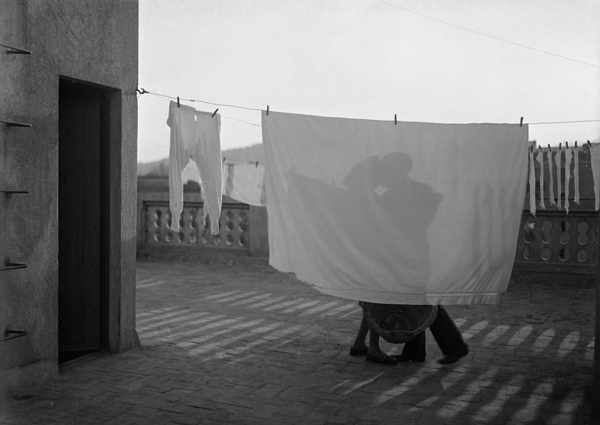 contrastmag_'s tweet photo. the kiss by Antoni Arissa https://t.co/GgsZFFAb2G