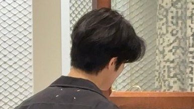 cry4lmk's tweet photo. i’m in love with his hair https://t.co/etK0zGXYeO