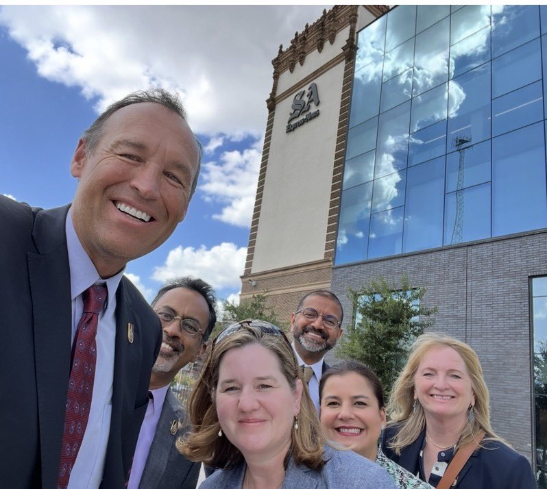 kdamp's tweet photo. #ProjectSanAntonio started about two years ago. There are a LOT of @txstatealumni in #SATX, and a lot of @txst students hail from our “second city!”🐾⭐️ https://t.co/DhPtJClxmi