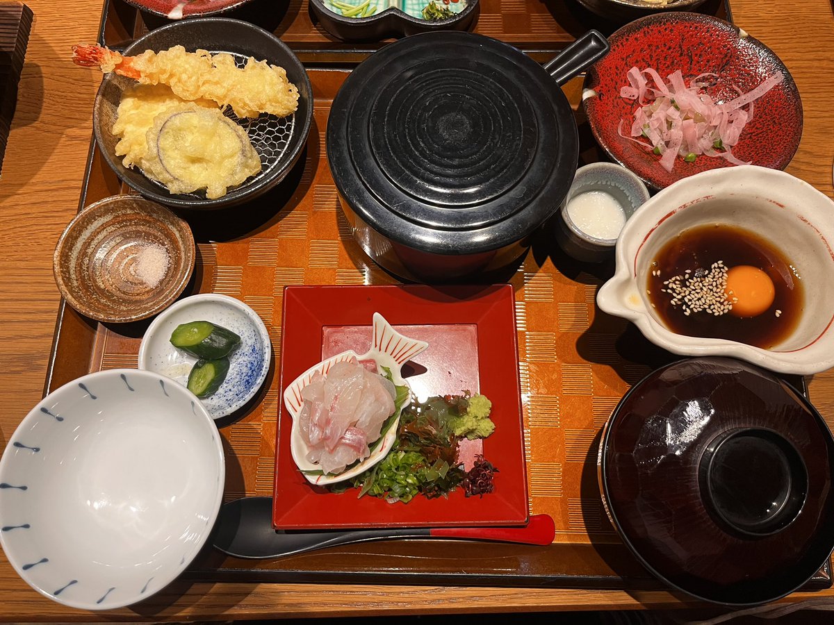 tashokeko's tweet photo. 今日の配信も面白かった！
娘が徳島でひとり暮らししていた時に
香川も愛媛も行った事があったけど
一鶴やヤドン公園の話が出てきて、また行きたーいってなった！

画像は、一鶴・ヤドン公園・蛇口のみかんジュース・鯛めし https://t.co/xz1EufObuT