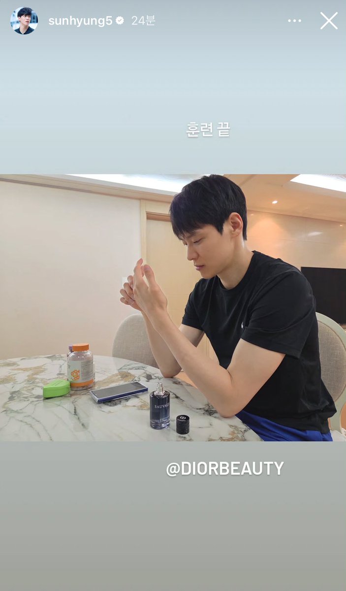 sun5xcha's tweet photo. 디올뷰티 협찬받는 농선 <<수상한문장이지만실화임 https://t.co/XkdUWdPxn7